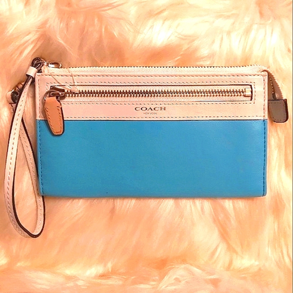 Brand New COACH Legacy Colorblock Leather Large Zippy Wallet/Wristlet